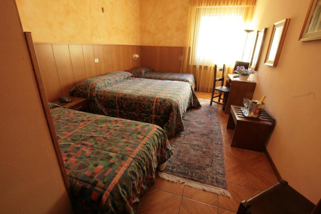 Hotel Sarre 部屋 写真